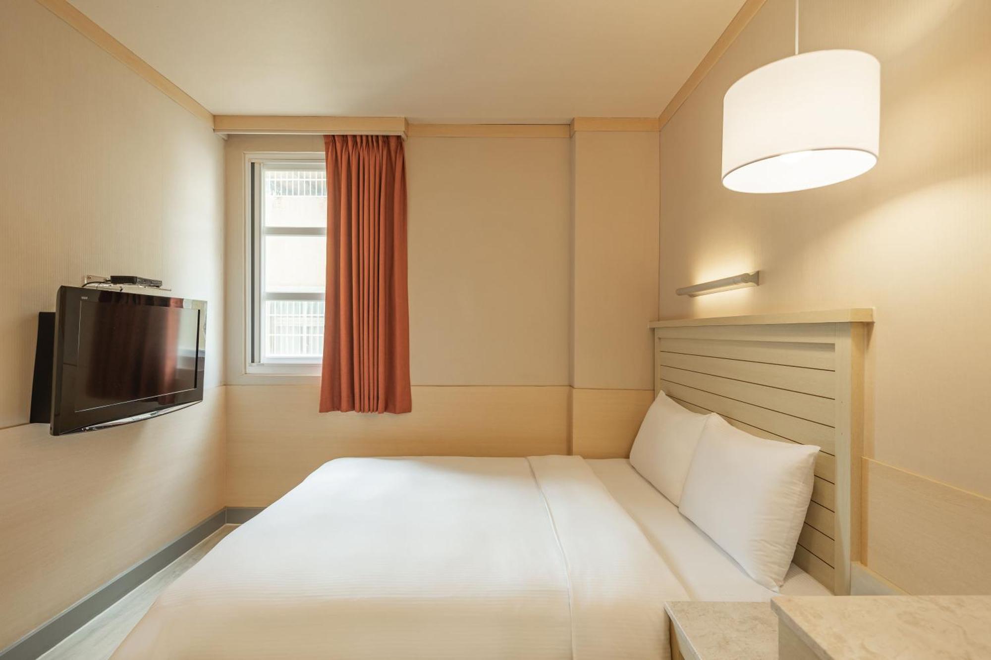 Kindness Hotel - Jhong Jheng Kaohsiung Room photo