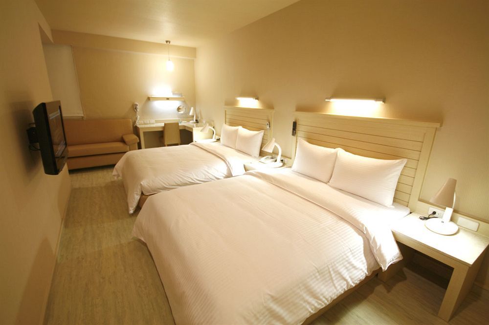 Kindness Hotel - Jhong Jheng Kaohsiung Exterior photo